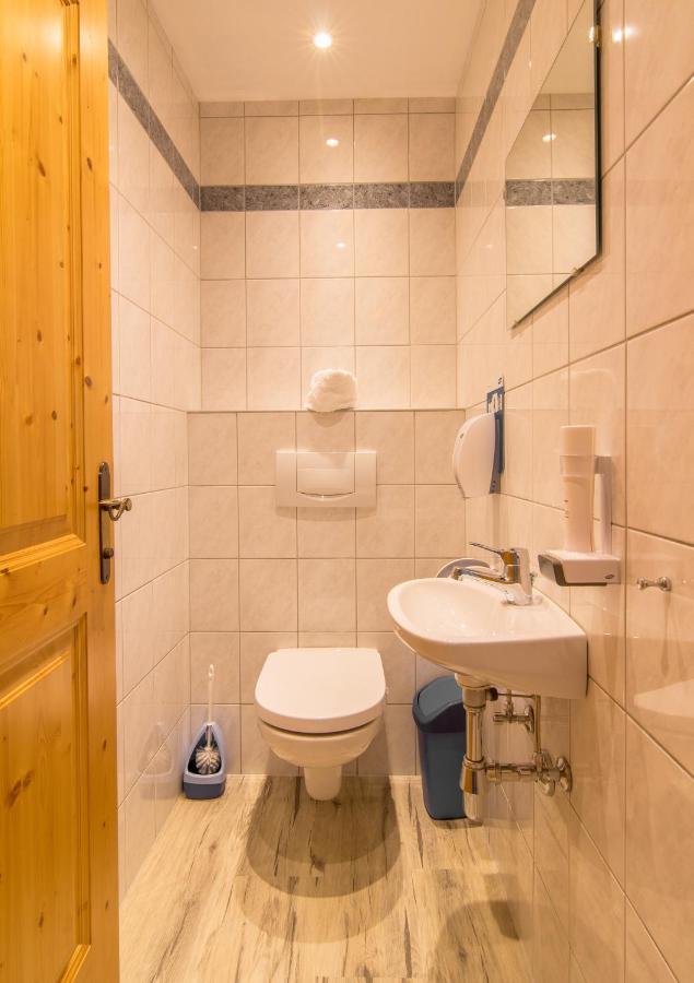 Haus Elisabeth Bed & Breakfast นอยชติฟ อิม ชตูไปทัล ภายนอก รูปภาพ