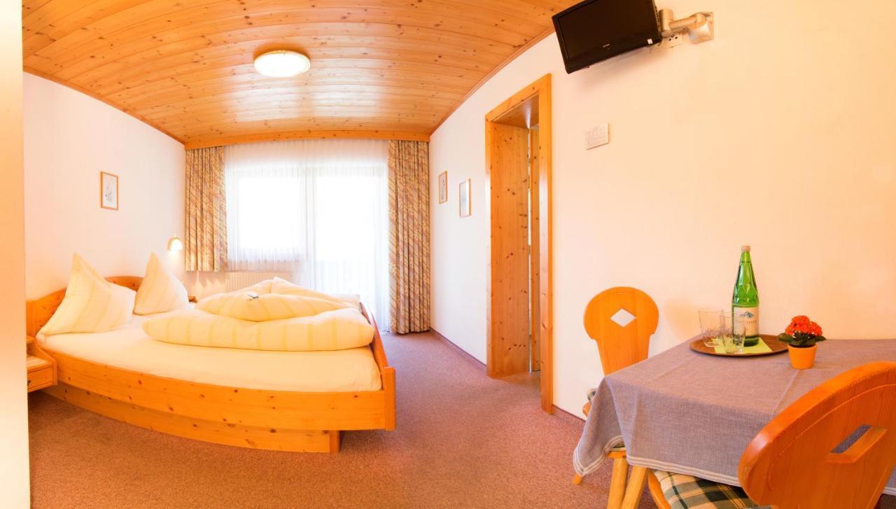 Haus Elisabeth Bed & Breakfast นอยชติฟ อิม ชตูไปทัล ห้อง รูปภาพ