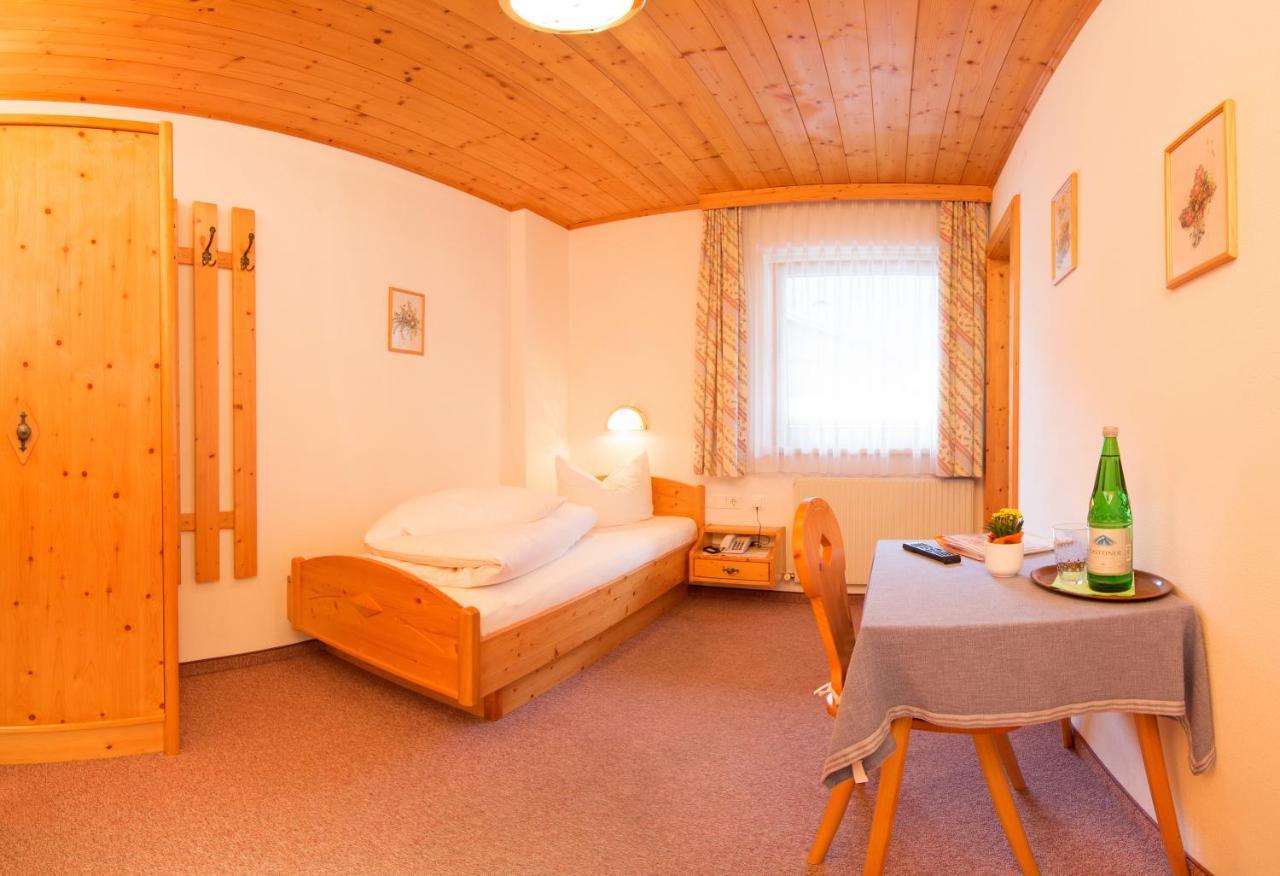Haus Elisabeth Bed & Breakfast นอยชติฟ อิม ชตูไปทัล ห้อง รูปภาพ