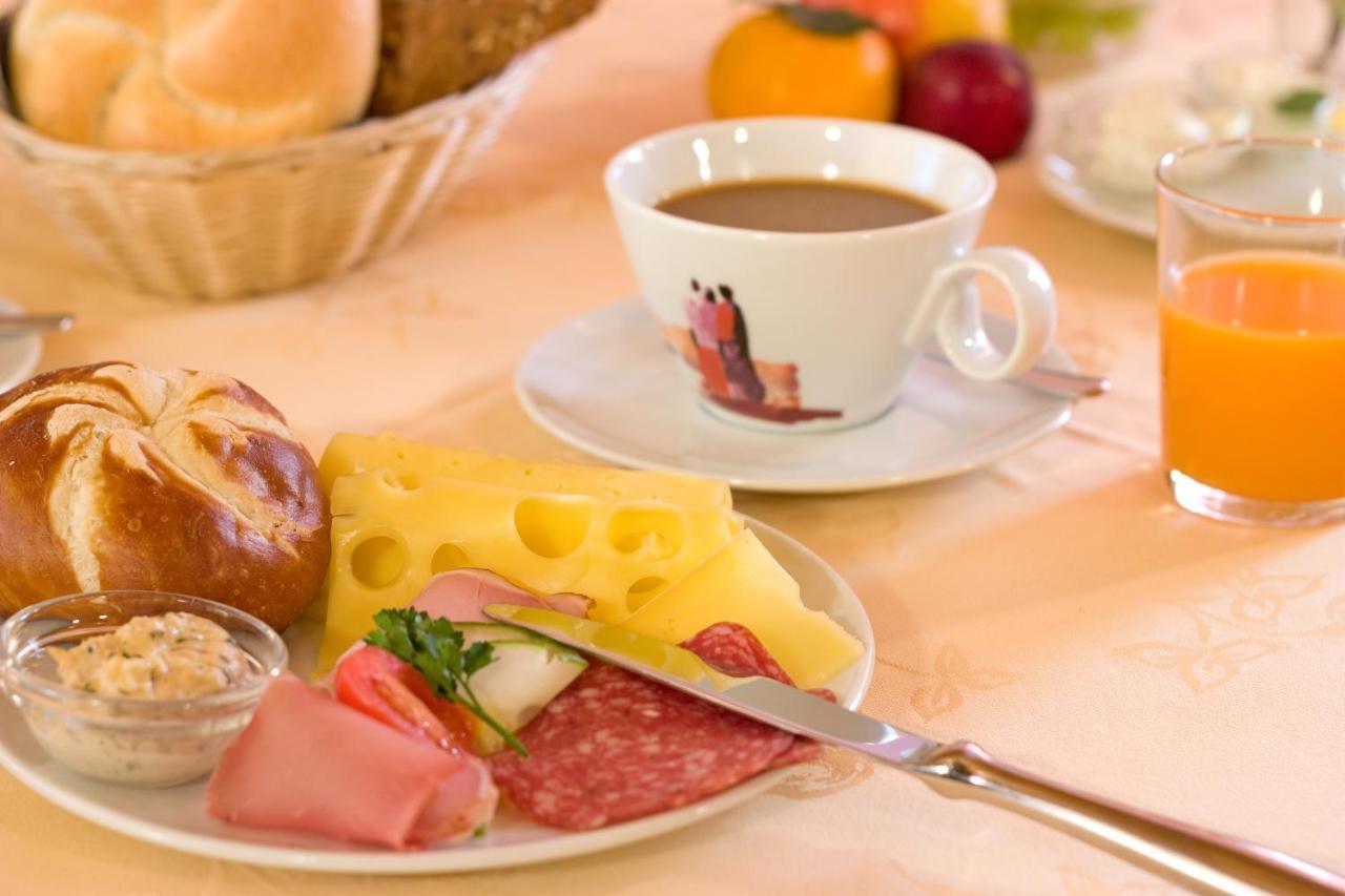 Haus Elisabeth Bed & Breakfast นอยชติฟ อิม ชตูไปทัล ห้อง รูปภาพ